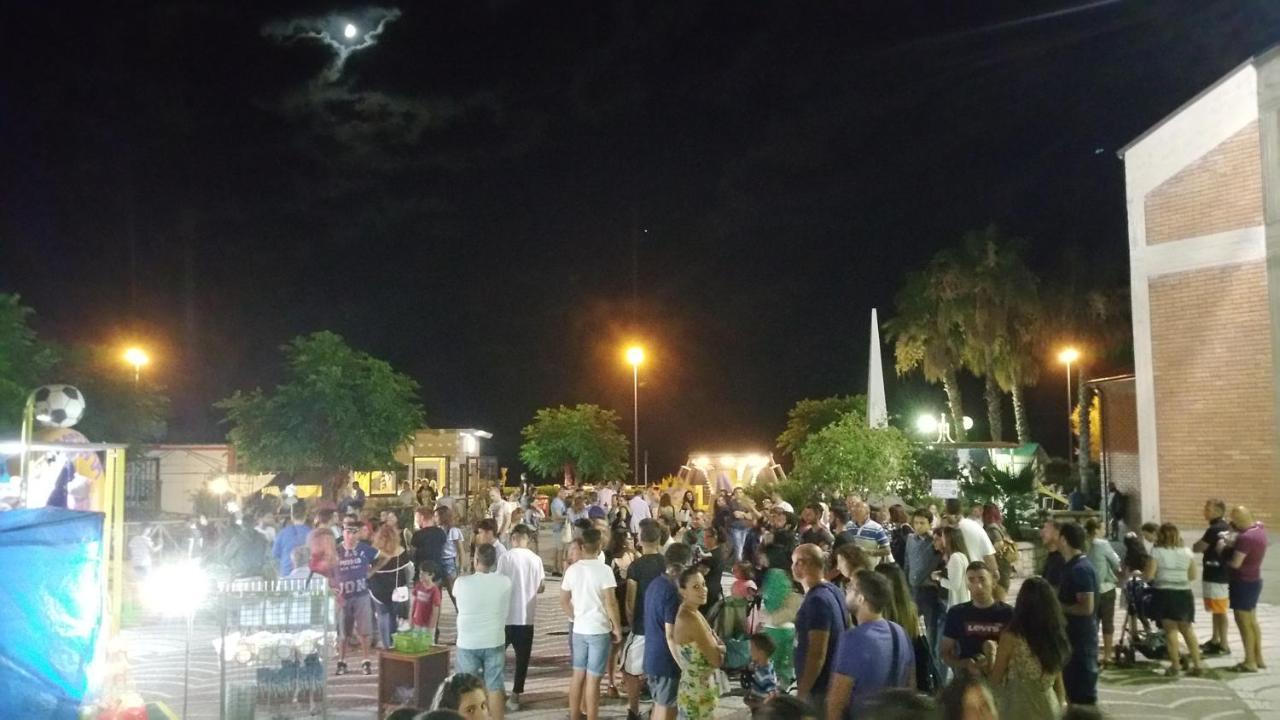 阿夸佩萨A Due Passi Dal Mare住宿加早餐旅馆 外观 照片