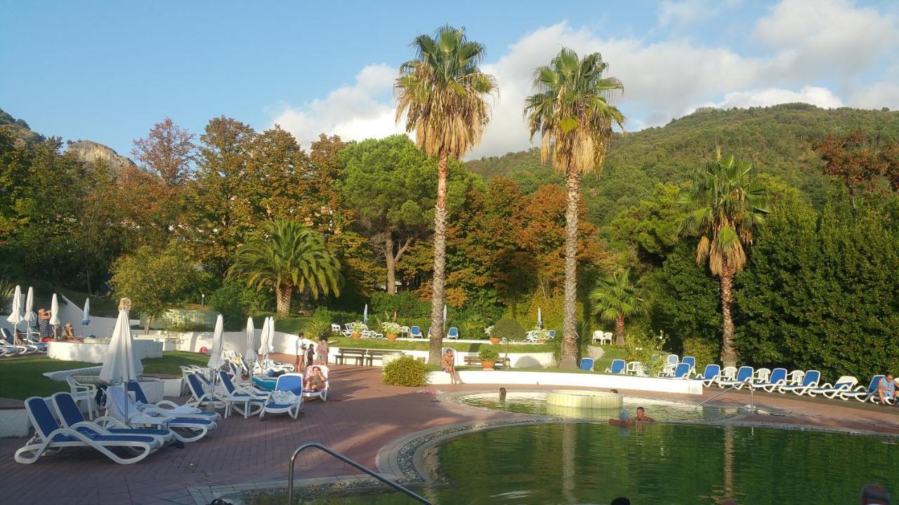 阿夸佩萨A Due Passi Dal Mare住宿加早餐旅馆 外观 照片